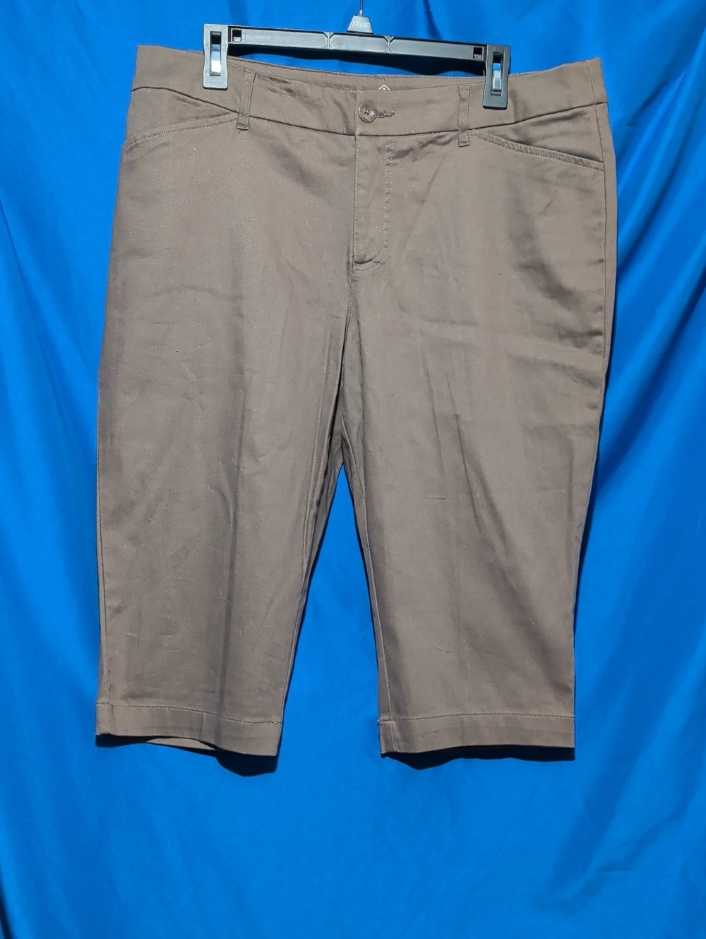St. John's Bay 16P Women’s Brown Flat-Front Stretch Shorts